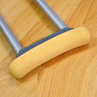 Костыли подмышечные алюмин. с УПС универсальной длины LK 3010 B (A)  фото 3